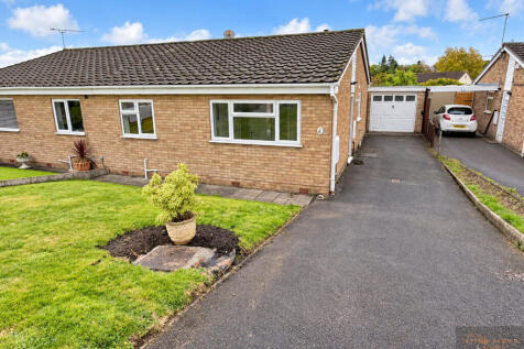 2-bed bungalow on Broadway, Swanwick, Alfreton, Derbyshire, £1,000/mo