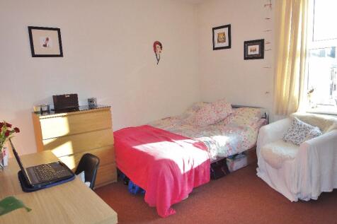 3 LARGE DOUBLE BEDROOMS - CROOKES photo 4