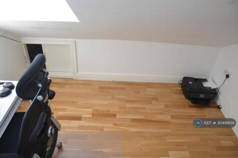 Carmichael Close, Ruislip, HA4 photo 5
