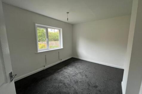 Greystones Drive, Keighley, West Yorkshire, BD22 photo 4