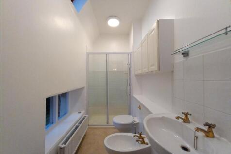 D/Stairs Shower Room