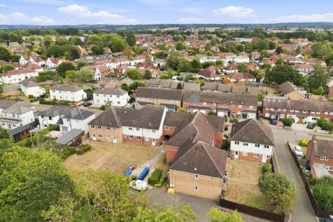 Communal Garden &amp; Parking