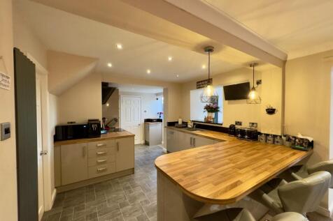 Kitchen 2 Photo, Clockhouse Grove, Burnley, 5 Bedr