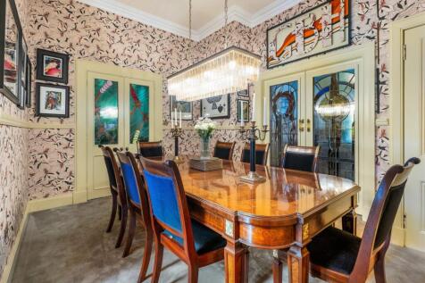 4 bed, 3 bath Detached in Glasgow - Photo 5