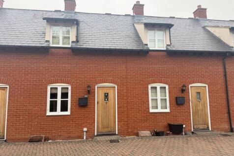 1-bed terraced on Old Street Mews, Bradford Street, Braintree, Essex, £925/mo