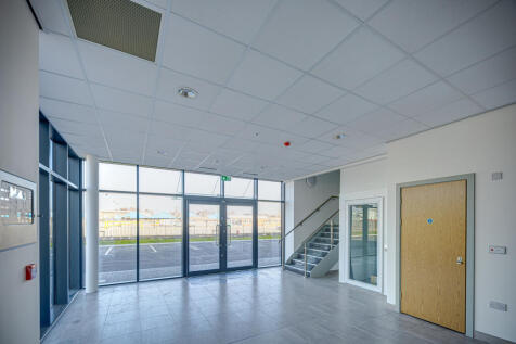 Light Industrial to rent Image 3