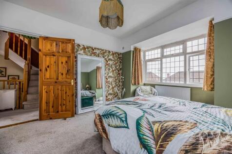 59 Woodfield Avenue, Drayton-Small-PorticoMarketin