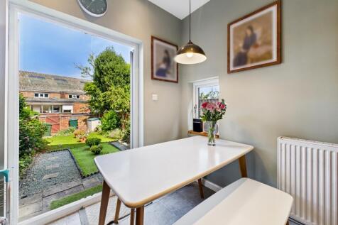 CAM05192G0-PR0123-STILL040