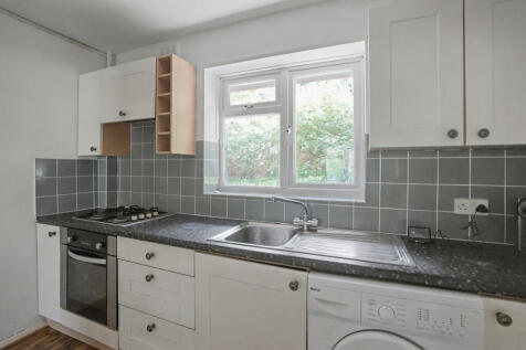 3 Henley Lodge, Courtlands, Maidenhead, SL6 2PT