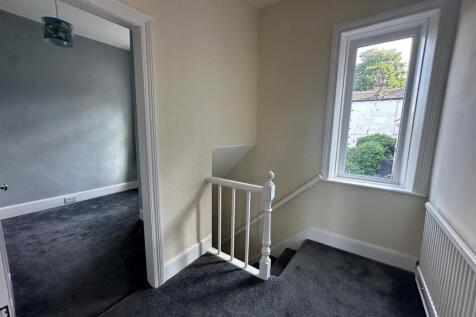 Grange Cottages, Cleckheaton photo 5