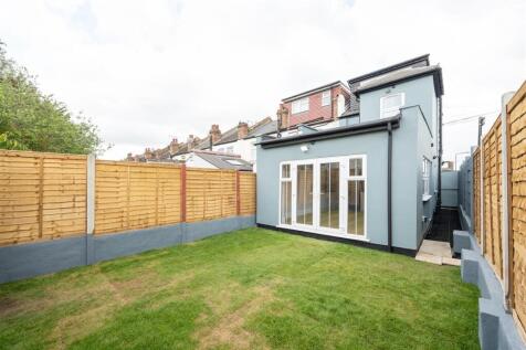 Kimberley Road, E17