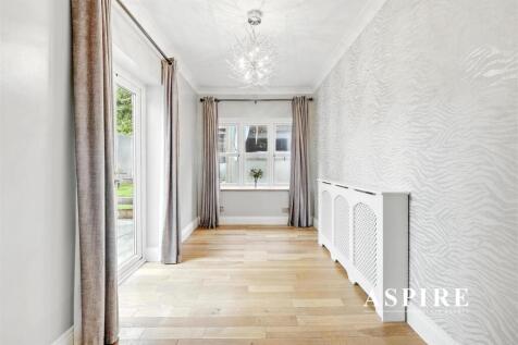 Aspire Estate Agents24.jpg