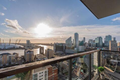 Blackwall Way, Canary Wharf, London, E14 photo 4