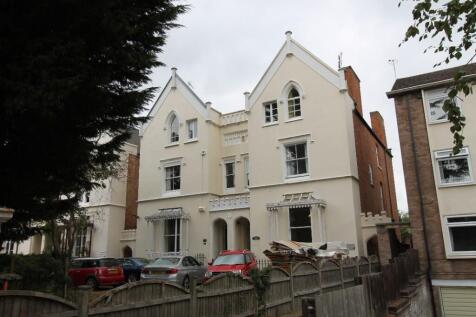 5-bed flat on Flat 3, 23 Leam Terrace, Leamington Spa, CV31, £2,250/mo