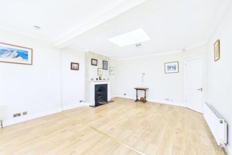 Open Plan Living/ Dining Area