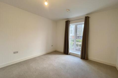 Holmbush Mews photo 5