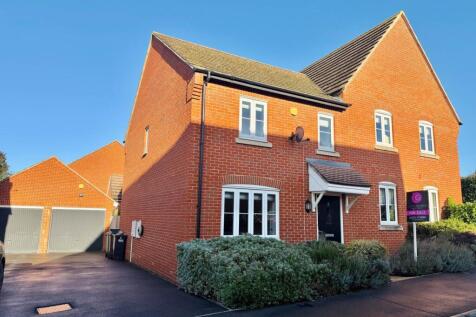 Lisa Head Avenue, Didcot. 3 bedroom semi-detached house for sale