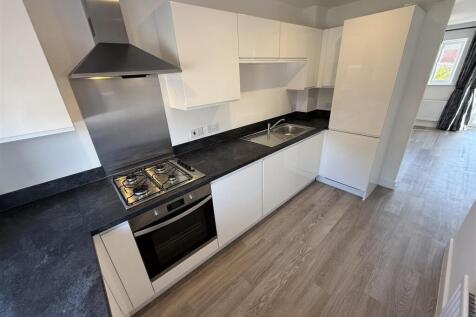 Kitchen 1.JPG