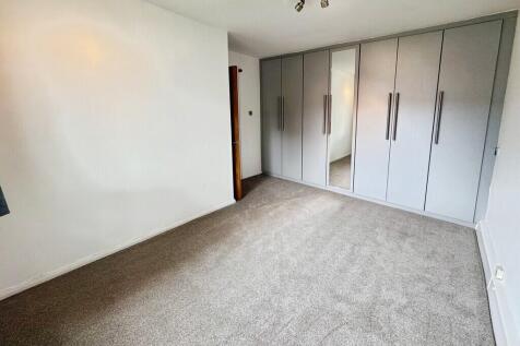 Whitstable Close, Chadderton photo 5