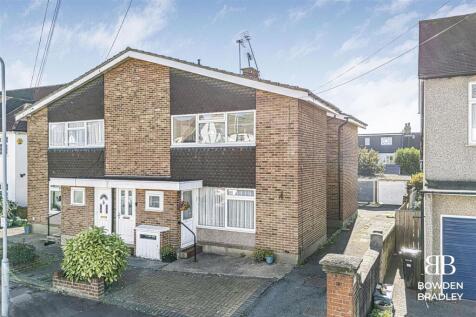 Ilford, IG6 - property photo