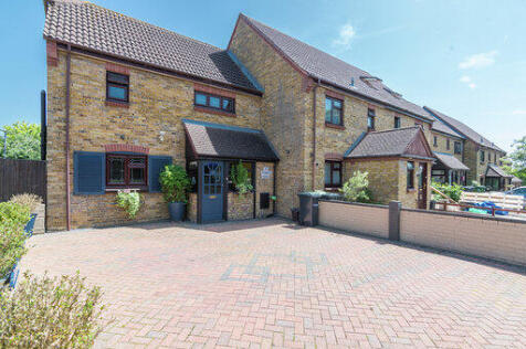Waltham Cross, EN7 - property photo