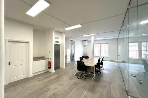 Interior 5.jpg