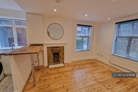 Living Room &amp; Kitchen 