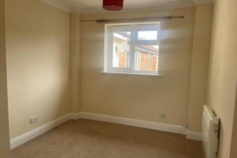 Fairborne Way, Guildford photo 3
