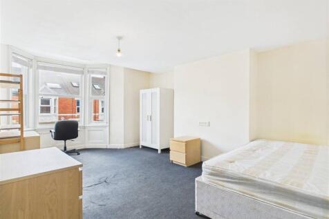Ashleigh Grove, West Jesmond, Newcastle Upon Tyne photo 4
