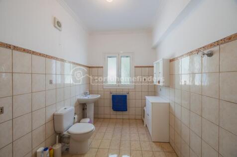 Downstairs shower room