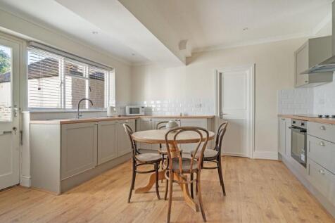 Kitchen/breakfast rm