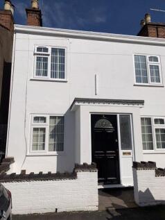 5-bed terraced on 5 Forfield Place, CV31 1HG, £2,525/mo