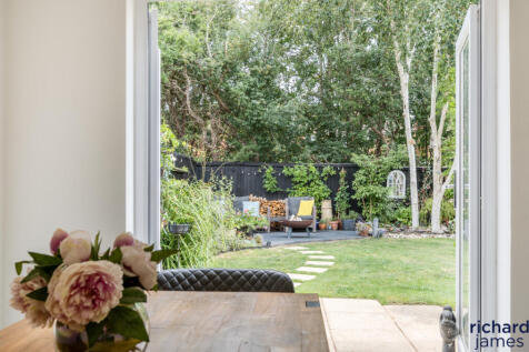 dc4845e14ce94a0c98fb3d9bfbe7250e