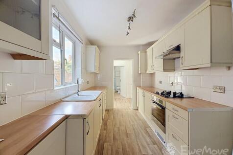 13 Grosvenor Road, CV21 3LF photo 3