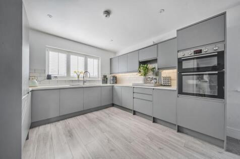 Kitchen Area (1)