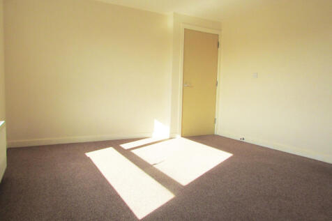 Lombardy House, Southwood Close, Swarcliffe, Leeds photo 4
