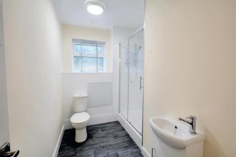8. Bathroom.jpg
