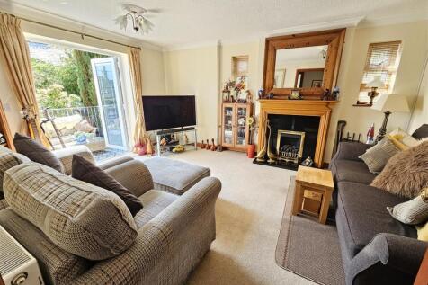 Living Room.jpg