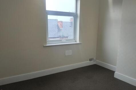 Top floor bedroom.jpg