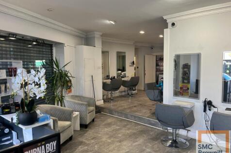 Retail Property (high street) to rent Image 3