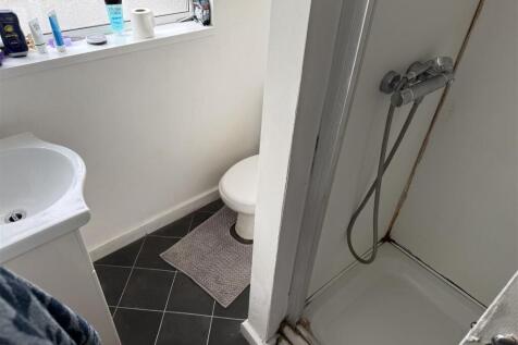 Family Shower Room