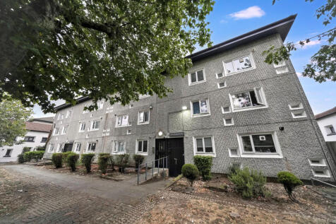 42 Musquash Way, Hounslow, Middlesex, TW4 7PQ