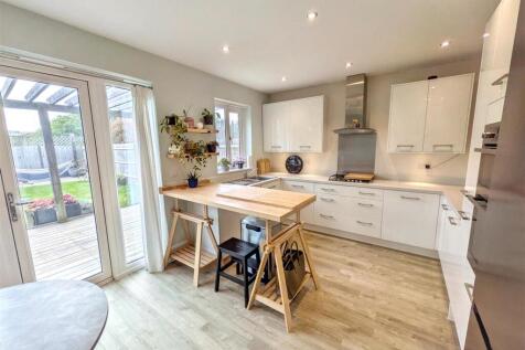 Kitchen / dining room