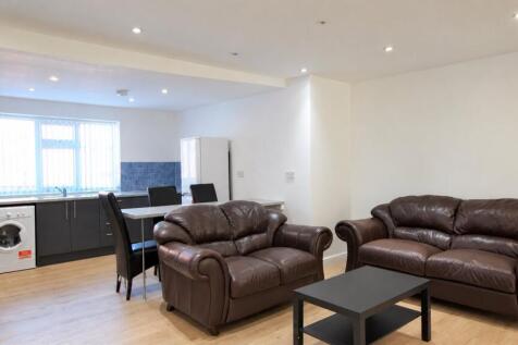 3-bed flat on 134, Heaton Park Road, Heaton, Newcastle upon Tyne, £1,885/mo