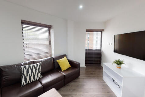 7-bed house on Grinfield Street, Liverpool, £4,095/mo