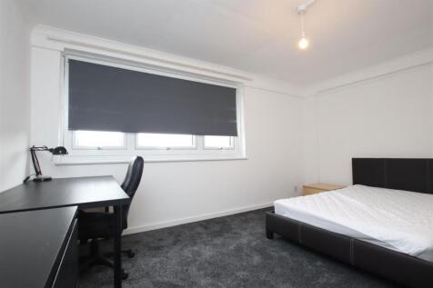 Bedroom 1 (2).JPG
