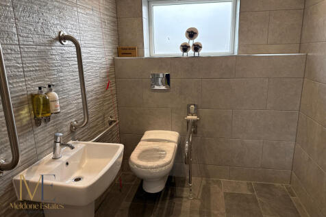 Female Toilets 2.jpeg