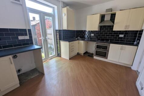 Beech Avenue, Oldham, OL4 photo 4