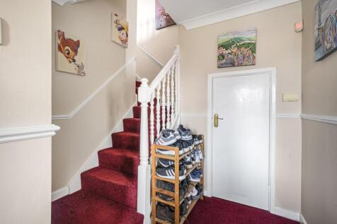 8 St. Edmunds Close