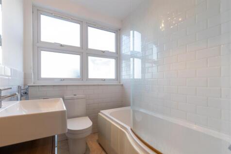 bathroom 2 (1 of 1).jpg